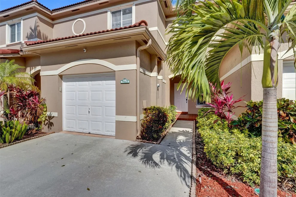 Unit for sale at 7633 N Southwood Circle, Davie, FL 33328