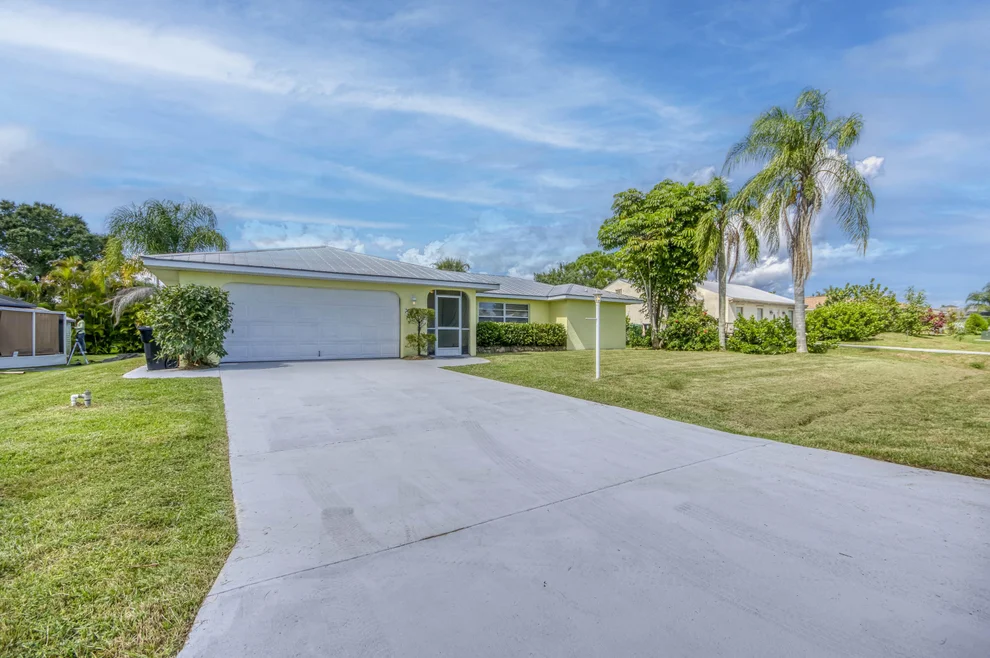 Unit for sale at 2074 SE Doverbrook Street, Port St Lucie, FL 34983