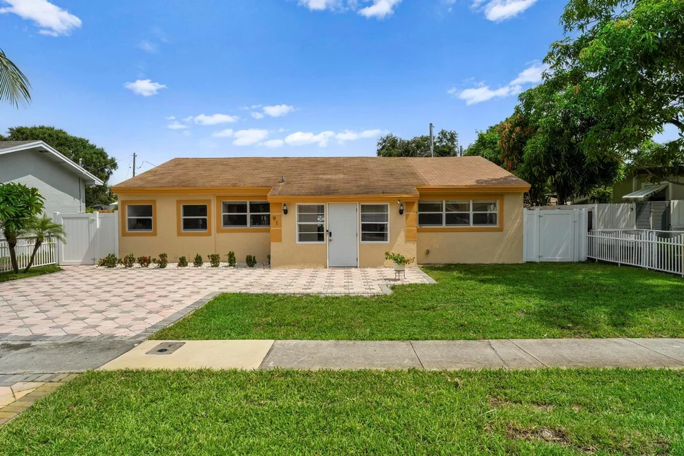 Unit for sale at 91 NW 28th Avenue, Boynton Beach, FL 33435