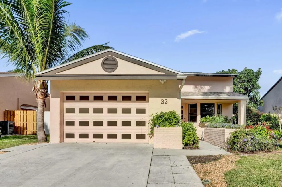Unit for sale at 32 Buxton Lane, Boynton Beach, FL 33426