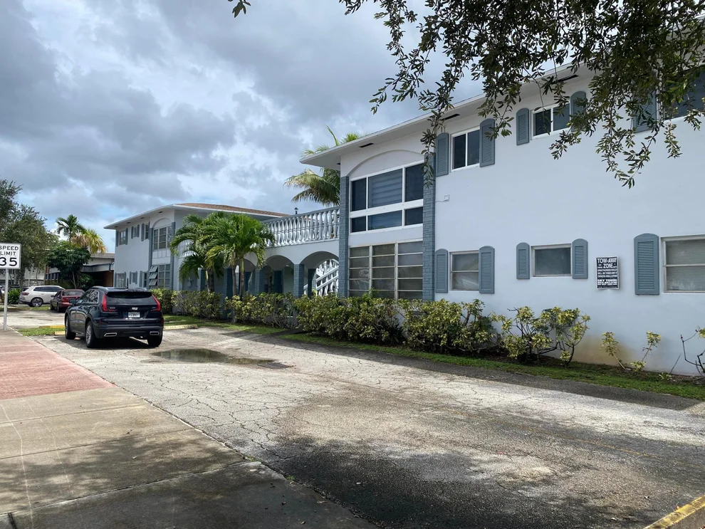 Unit for sale at 5112 HOLLYWOOD Boulevard, Hollywood, FL 33021