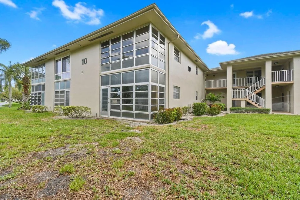 Unit for sale at 10 Lake Vista Trail, Fort Pierce, FL 34952