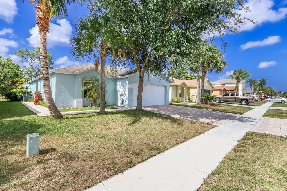 Unit for sale at 5941 Azalea Circle, West Palm Beach, FL 33415