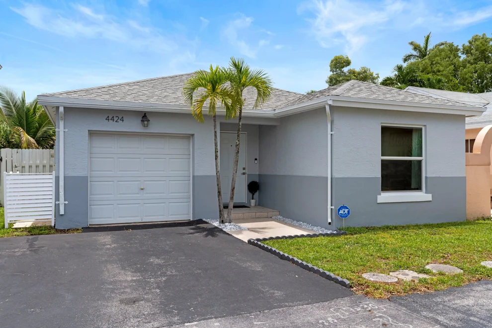 Unit for sale at 4424 SW 72nd Terrace, Davie, FL 33314