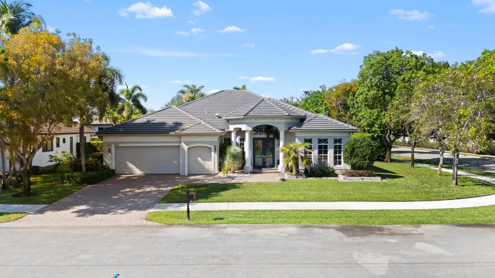 Unit for sale at 8019 S Savannah Circle, Davie, FL 33328