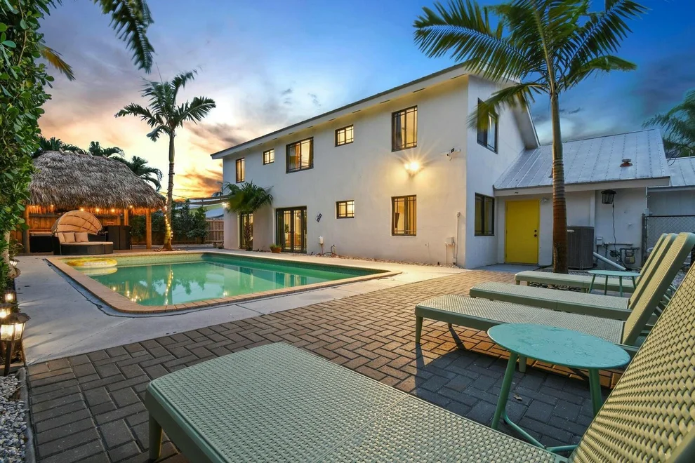 Unit for sale at 2508 Lake Osborne Drive, Lake Worth Beach, FL 33461