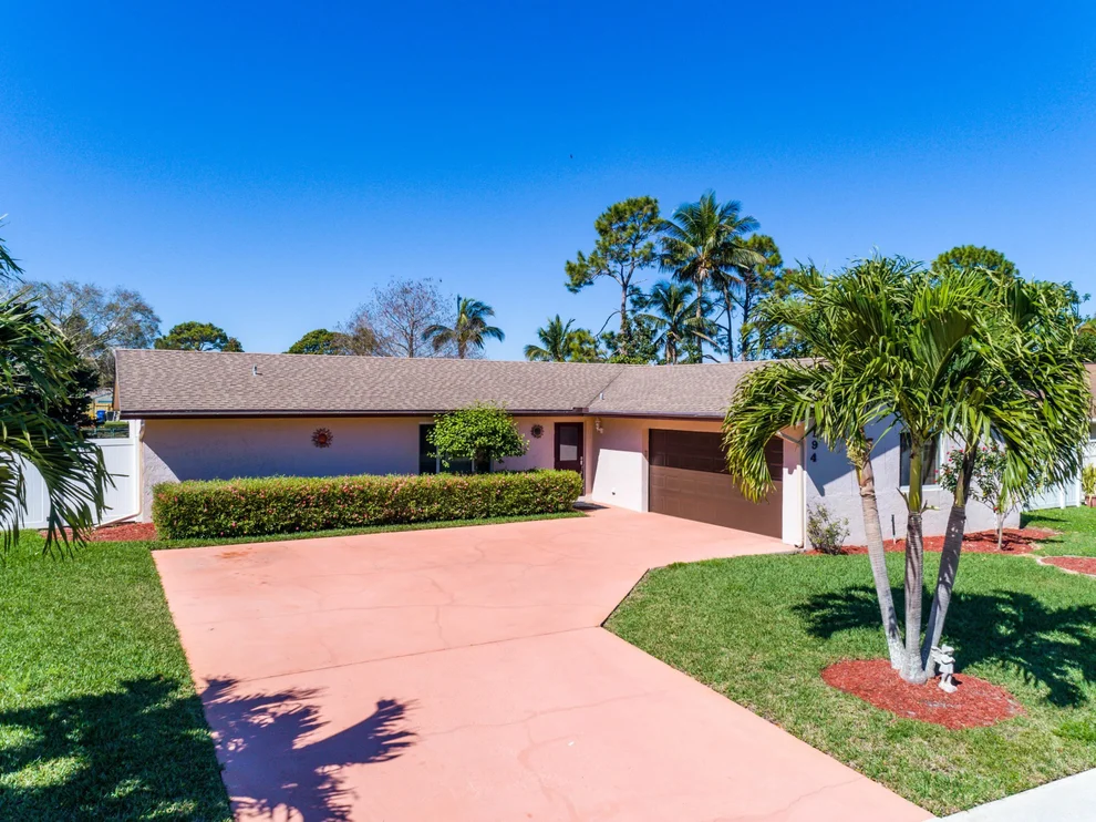 Unit for sale at 194 Bobwhite Road, Royal Palm Beach, FL 33411