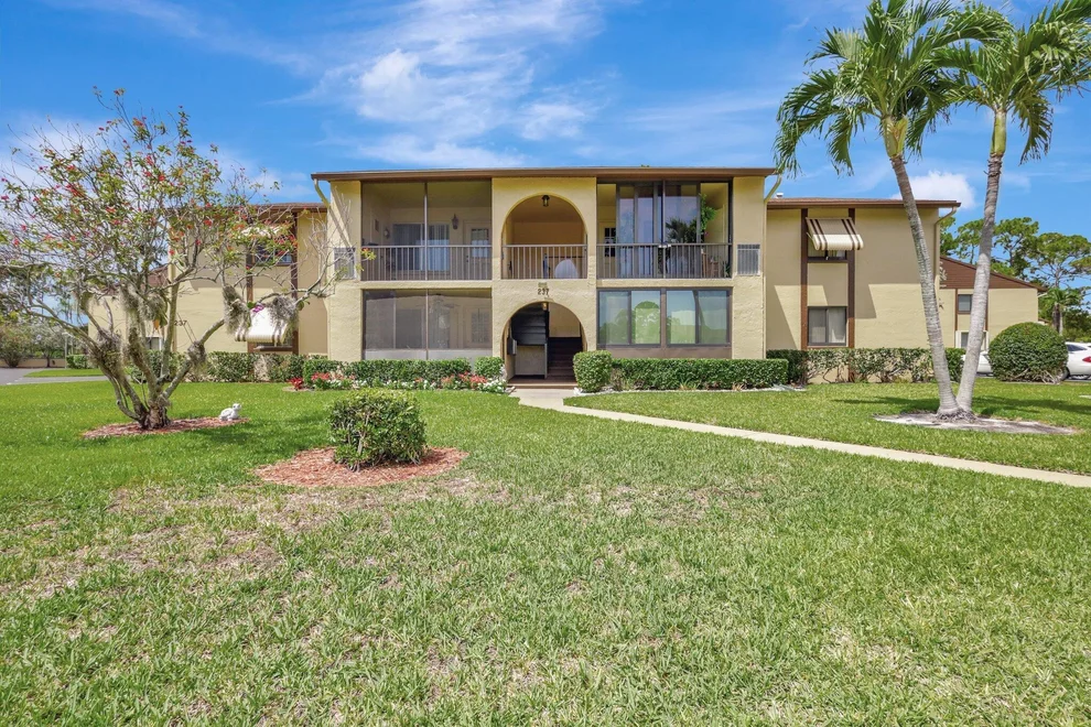 Unit for sale at 237 Pine Hov Circle, Greenacres, FL 33463