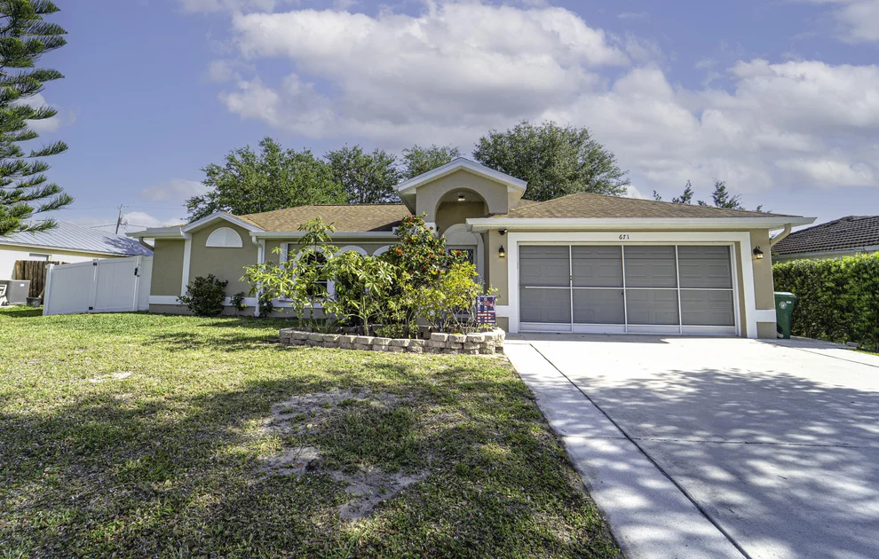 Unit for sale at 671 SW Stillman Avenue, Port St Lucie, FL 34953