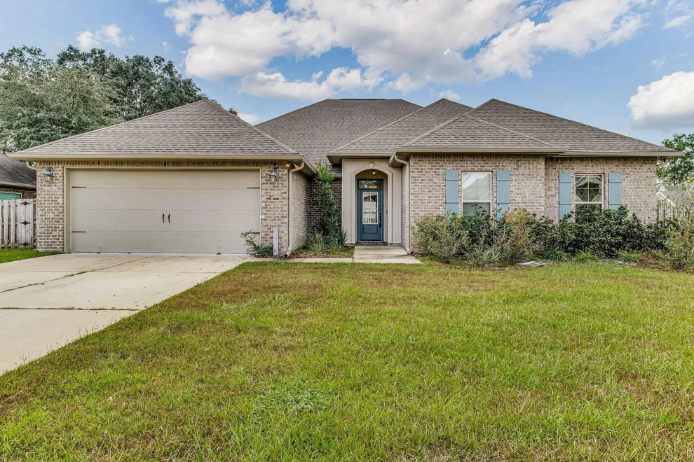 Unit for sale at 8675 Blake Evan Circle, Pensacola, FL 32526