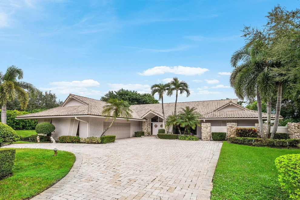 Unit for sale at 9 Alnwick Road, Palm Beach Gardens, FL 33418