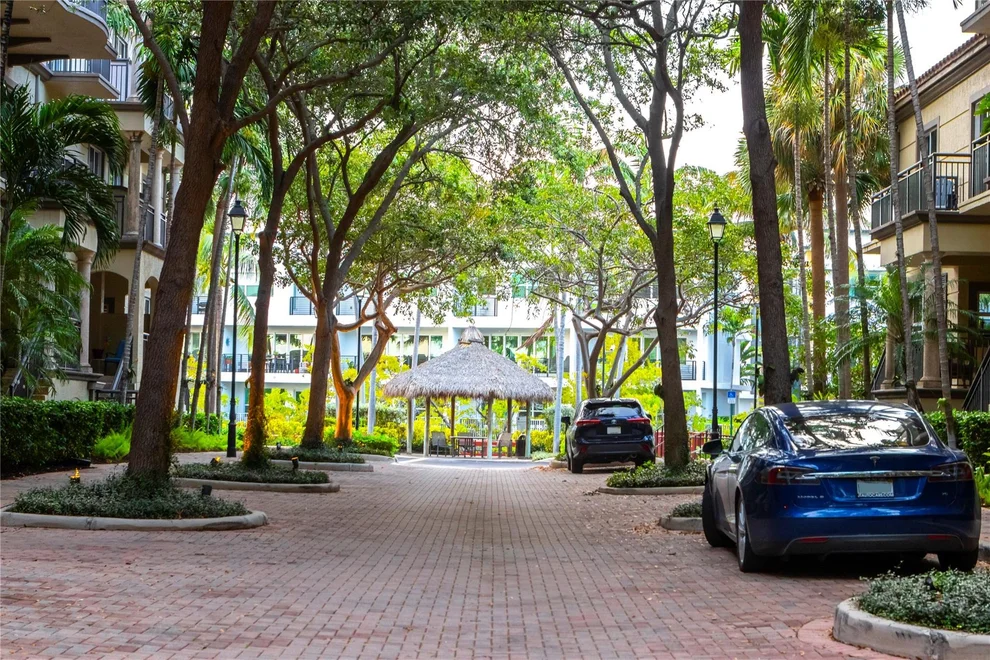 Unit for sale at 2601 NE 14th Avenue, Wilton Manors, FL 33334