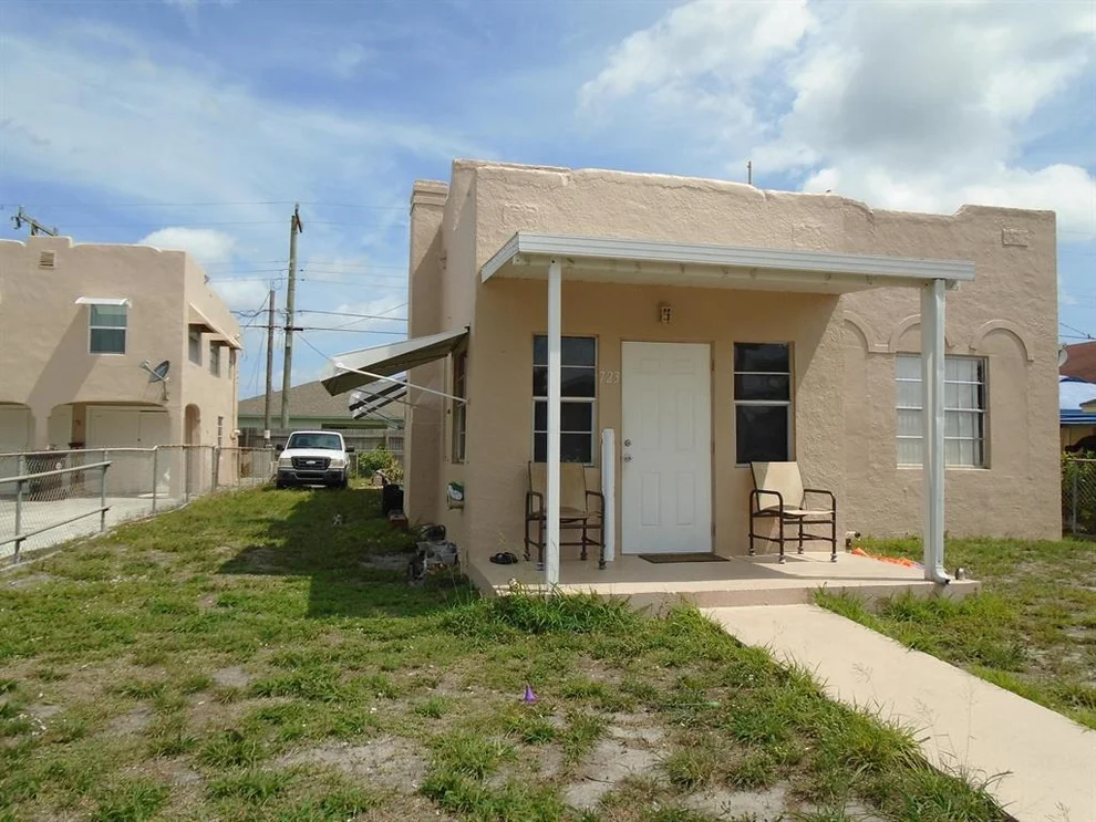 Unit for sale at 723 W Lakewood Road, West Palm Beach, FL 33405