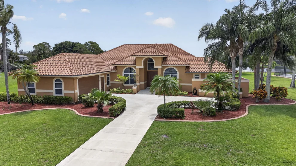 Unit for sale at 8030 Woodsmuir Drive, Palm Beach Gardens, FL 33412