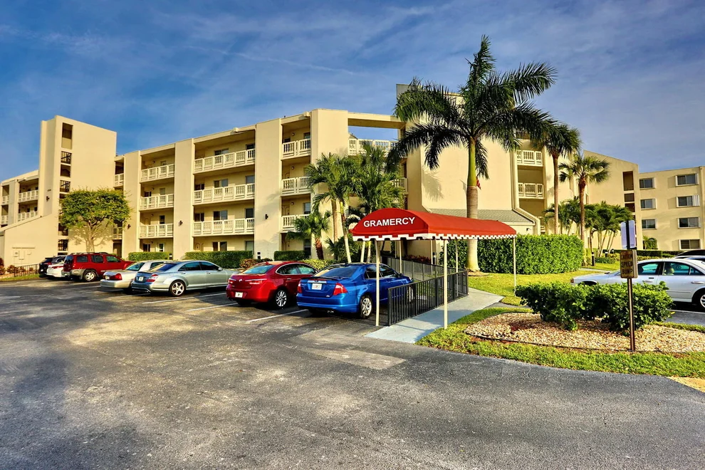 Unit for sale at 6768 10th Avenue N, Lake Worth, FL 33467