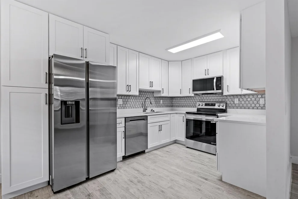 Unit for sale at 64 Burgundy B, Delray Beach, FL 33484