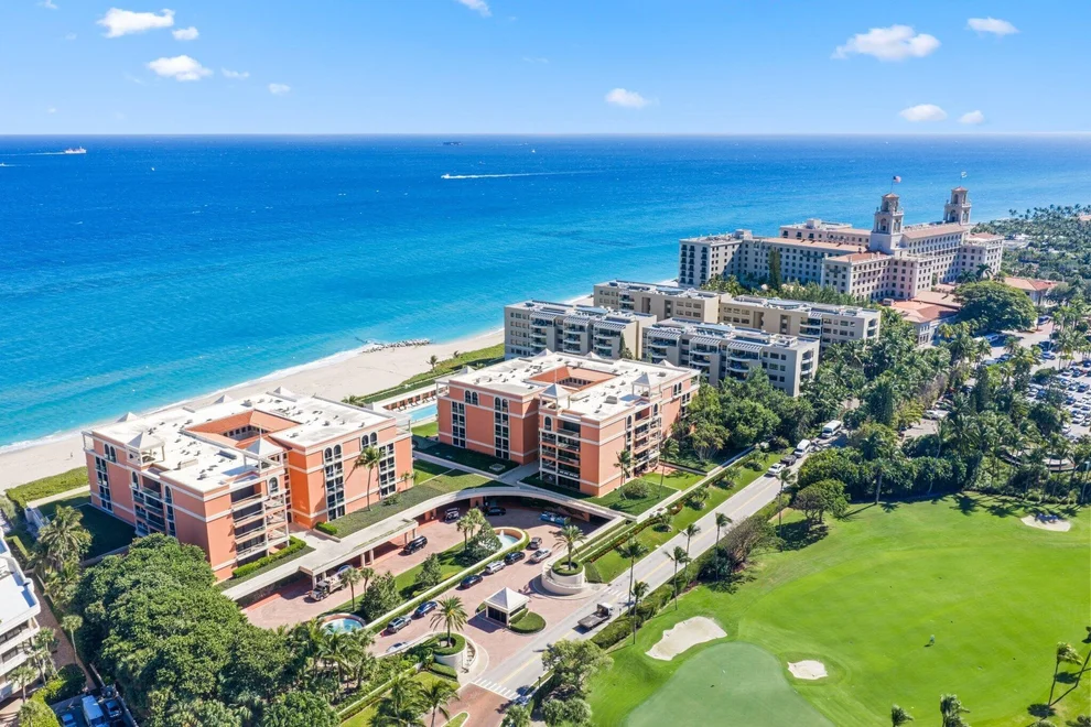 2 North Breakers Row