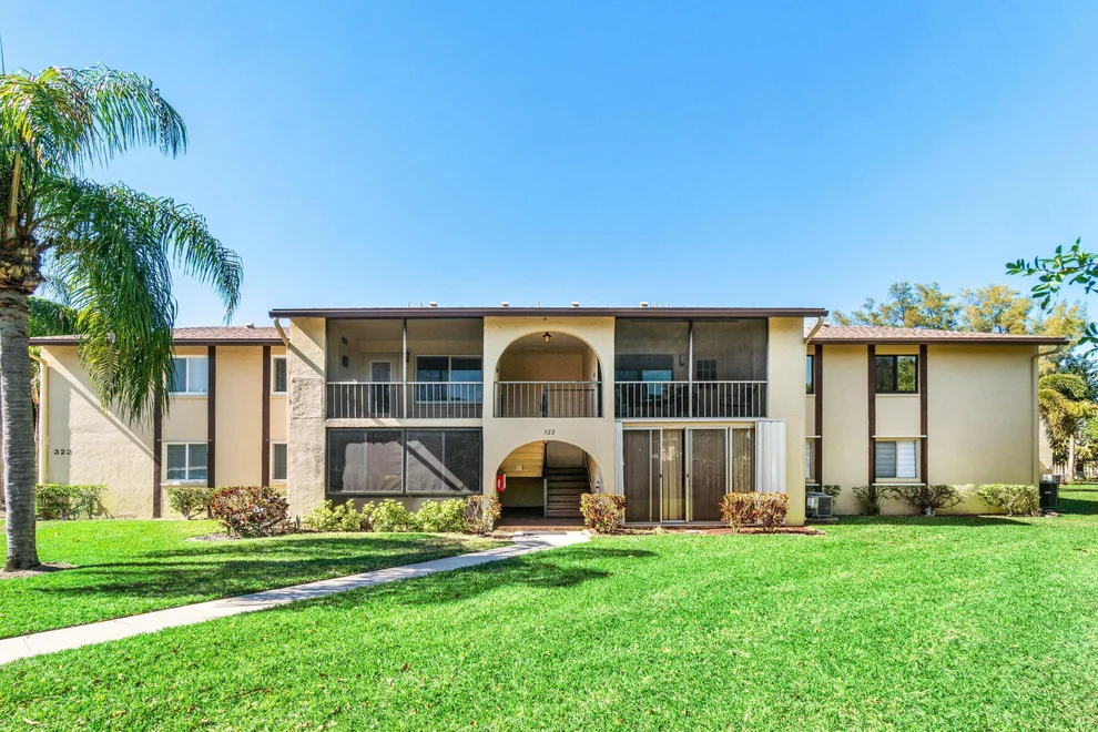 Unit for sale at 322 Pine Ridge Circle, Greenacres, FL 33463
