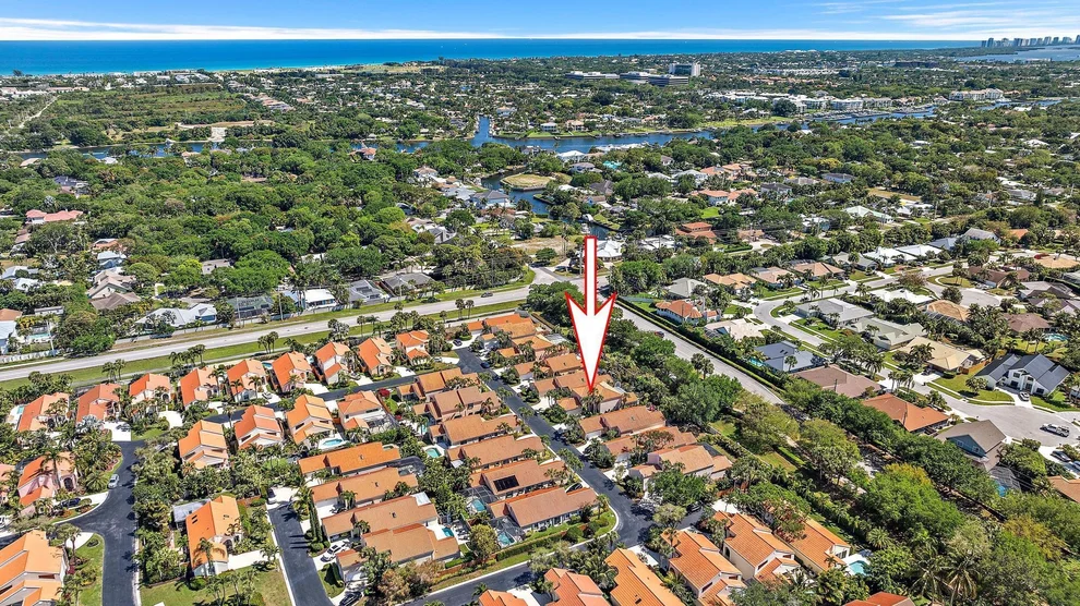 Unit for sale at 2590 La Lique Circle, Palm Beach Gardens, FL 33410
