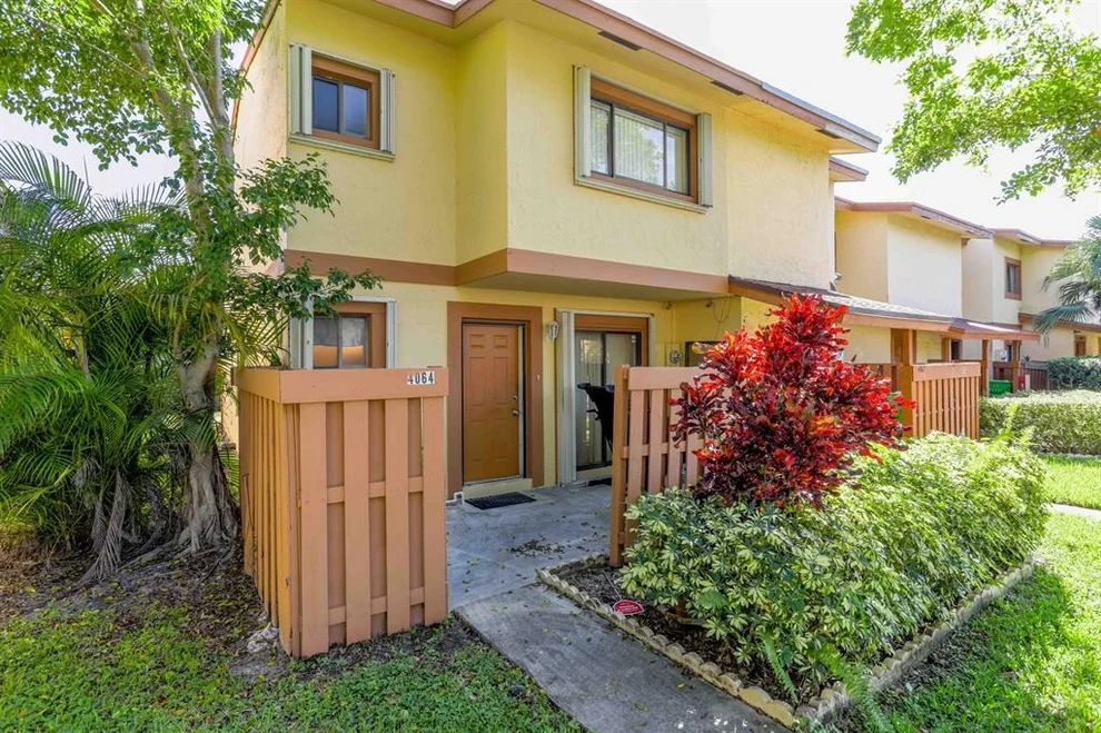 Unit for sale at 4064 Sierra Terrace, Sunrise, FL 33351