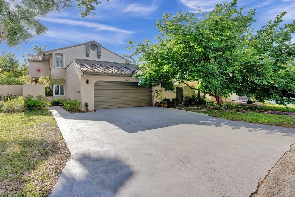 Unit for sale at 2945 Begonia Way, Cooper City, FL 33026