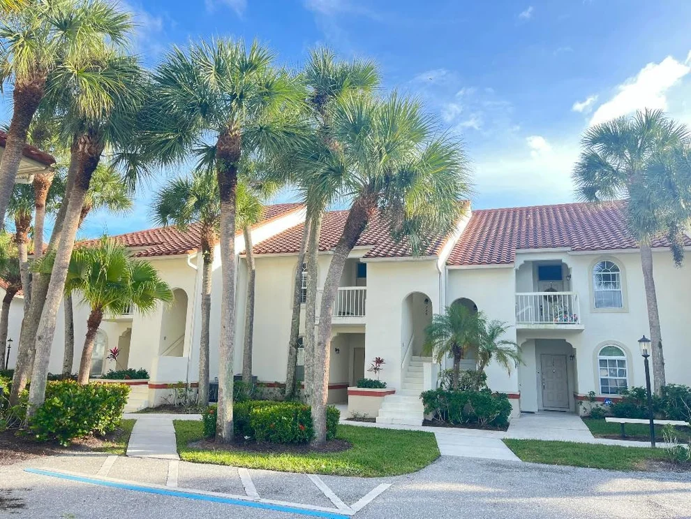 Unit for sale at 126 Cypress Point Drive, Palm Beach Gardens, FL 33418