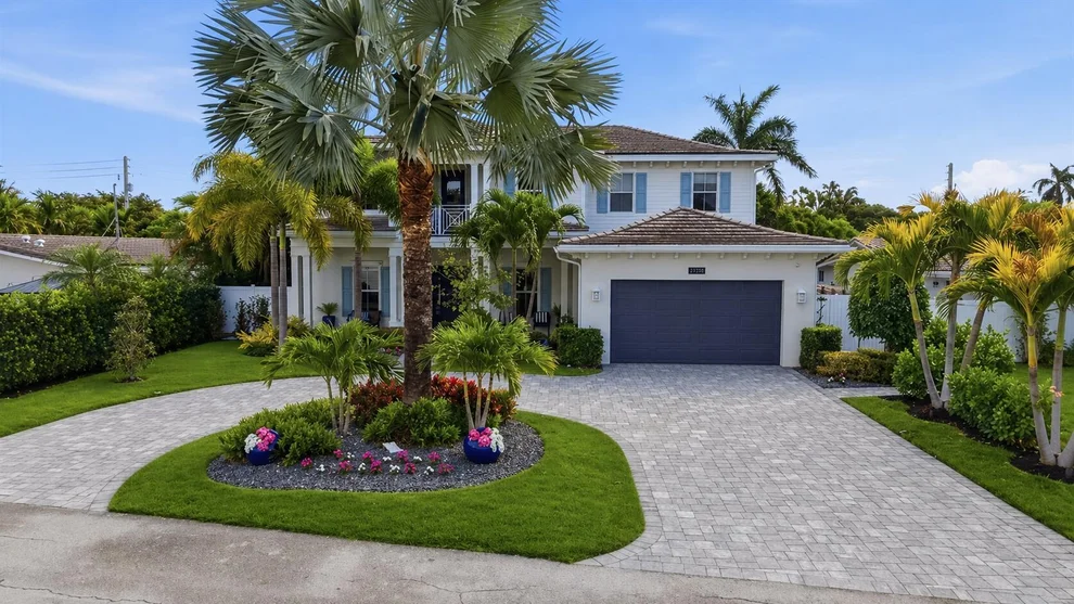 Unit for sale at 2840 NE 22nd Avenue, Lighthouse Point, FL 33064