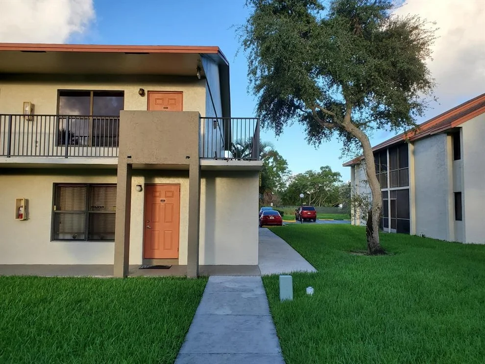 Unit for sale at 5519 Courtyard Drive, Margate, FL 33063