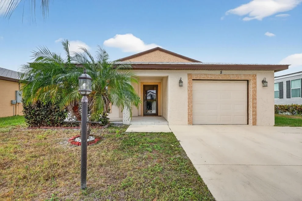 Unit for sale at 5 Flamenco Way, Port St Lucie, FL 34952