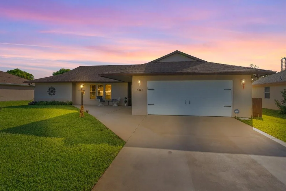 Unit for sale at 886 S E O'Donnell Lane, Port St Lucie, FL 34983