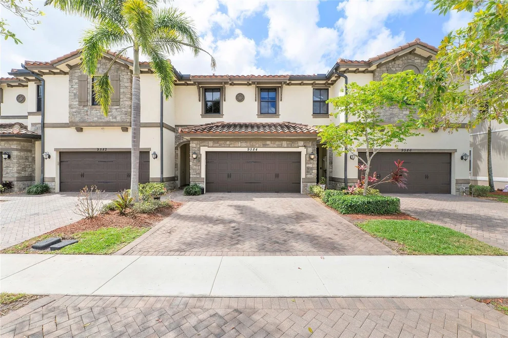 Unit for sale at 9584 S Town Parc Circle, Parkland, FL 33076
