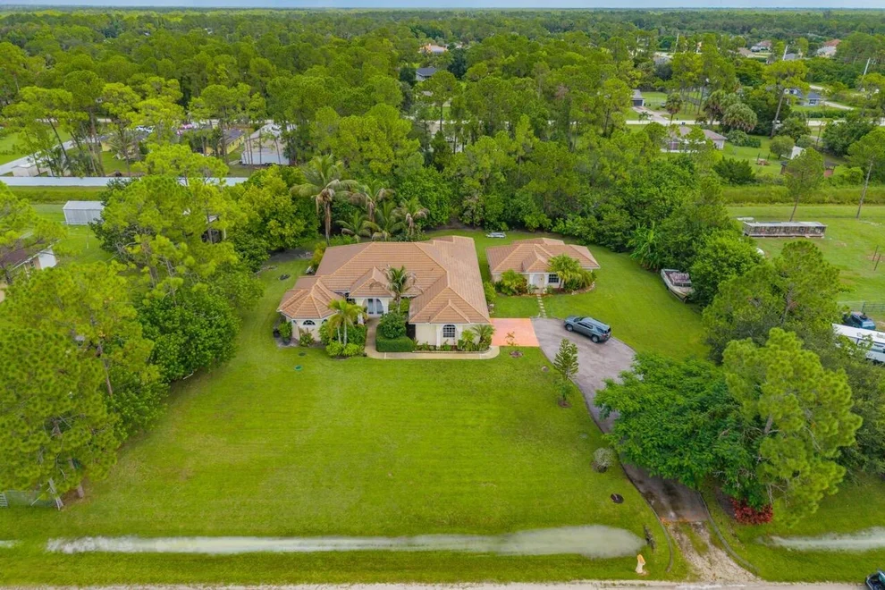 Unit for sale at 17603 82nd Road N, Loxahatchee, FL 33470