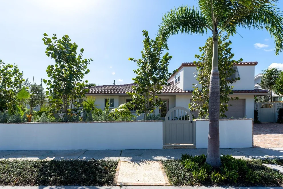 Unit for sale at 158 Worth Court S, West Palm Beach, FL 33405
