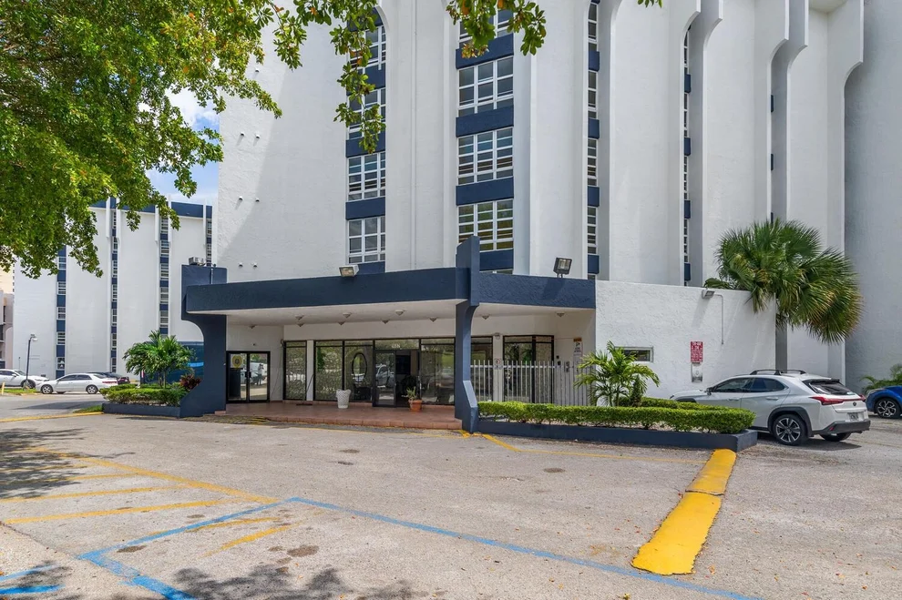 Unit for sale at 9682 Fontainebleau Boulevard, Miami, FL 33172