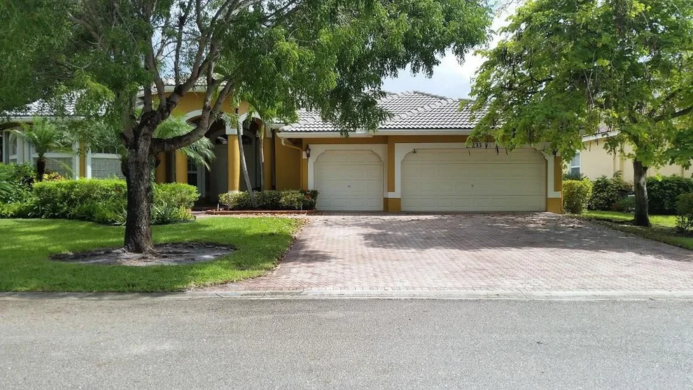 Unit for sale at 11233 NW 51st Street, Coral Springs, FL 33076
