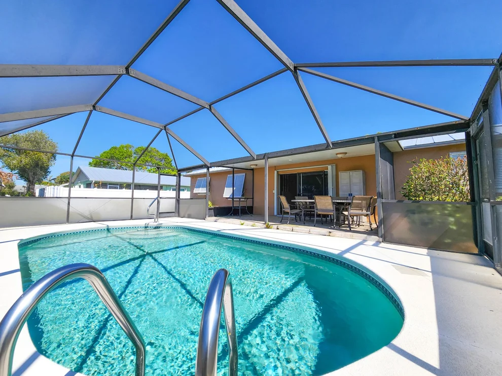 Unit for sale at 585 24th Avenue, Vero Beach, FL 32962