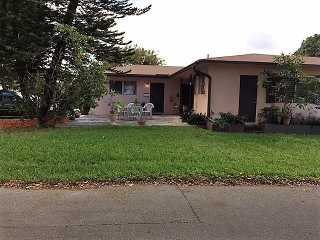 Unit for sale at 1850 N 27th Avenue, Hollywood, FL 33020
