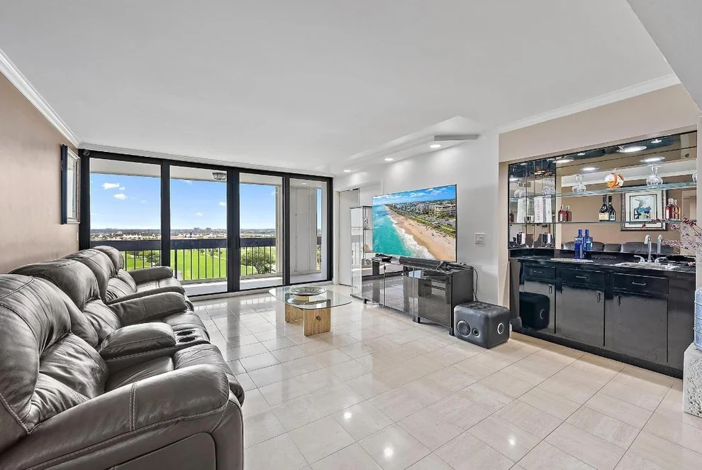 Unit for sale at 2400 Presidential Way, West Palm Beach, FL 33401