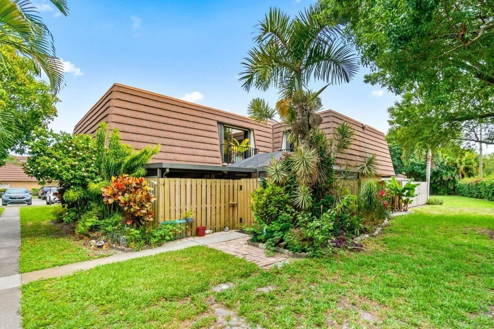Unit for sale at 1715 17th Lane, Palm Beach Gardens, FL 33418