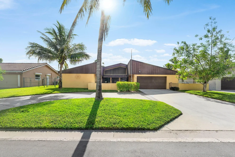 Unit for sale at 168 MEADOWLARK Drive, Royal Palm Beach, FL 33411