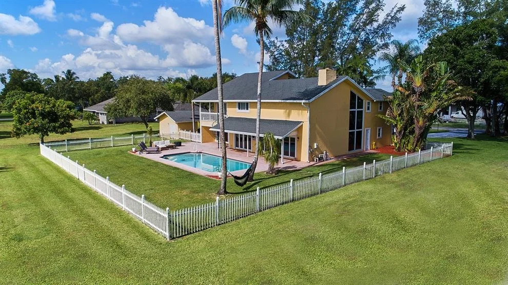 Unit for sale at 10400 W Tara Boulevard, Boynton Beach, FL 33437