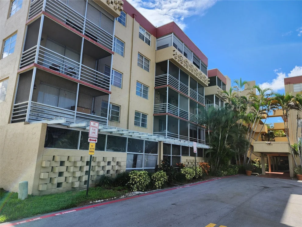 Unit for sale at 406 NW 68th Avenue, Plantation, FL 33317