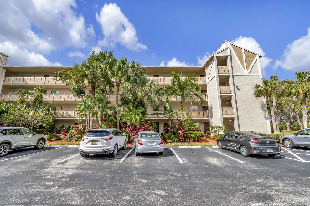 Unit for sale at 6585 Kensington Lane, Delray Beach, FL 33446