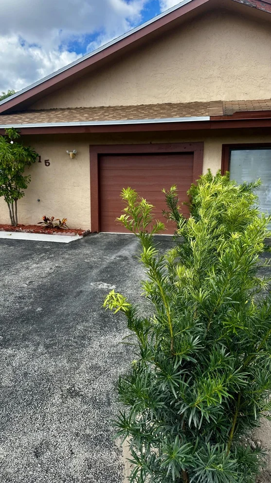 Unit for sale at 6515 Harbour Road, North Lauderdale, FL 33068