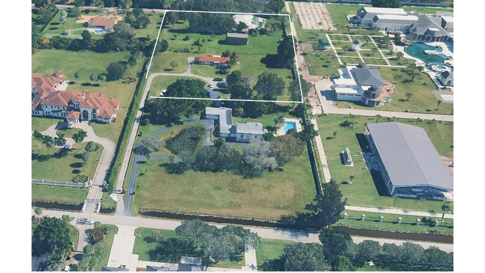 Unit for sale at 5702 SW 136 Avenue, Southwest Ranches, FL 33330