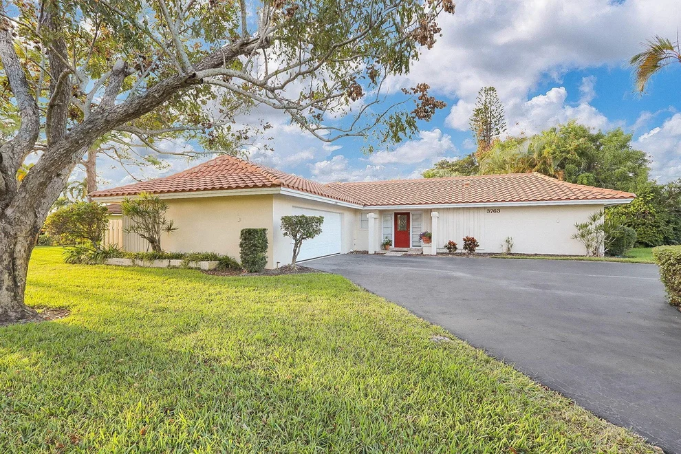 Unit for sale at 3763 SE Fairway East E, Stuart, FL 34997