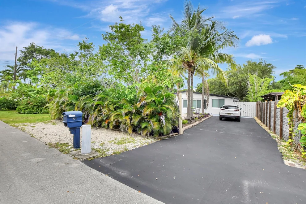 Unit for sale at 409 Manchester Street, Boca Raton, FL 33487