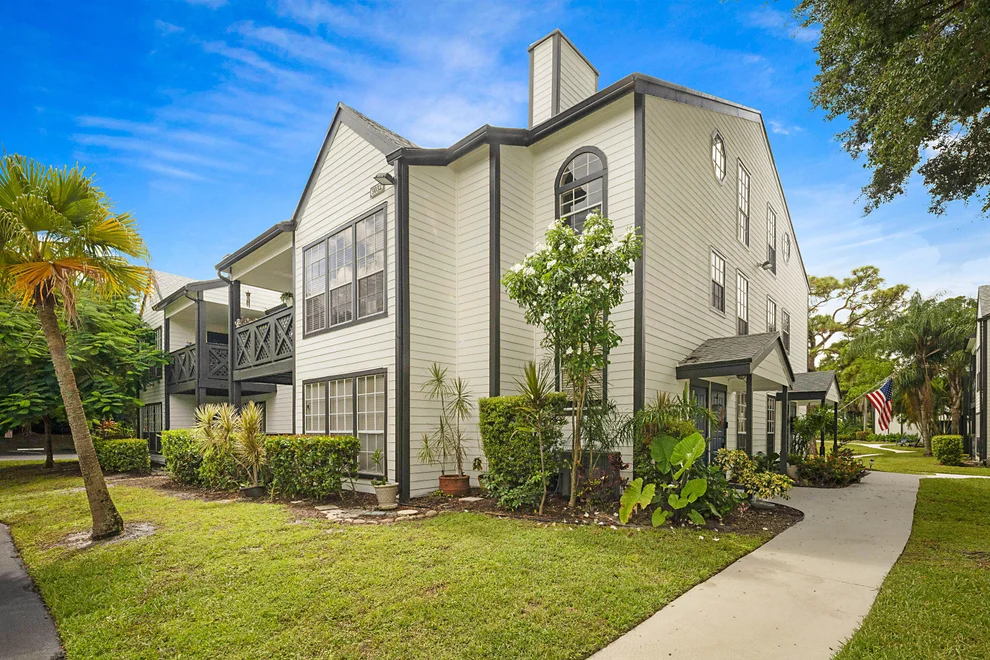 Unit for sale at 5032 Heatherhill Lane, Boca Raton, FL 33486