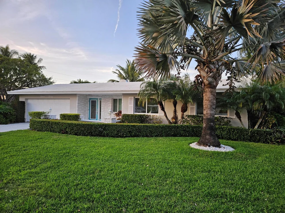 Unit for sale at 1520 Wagner Circle, Lake Clarke Shores, FL 33406