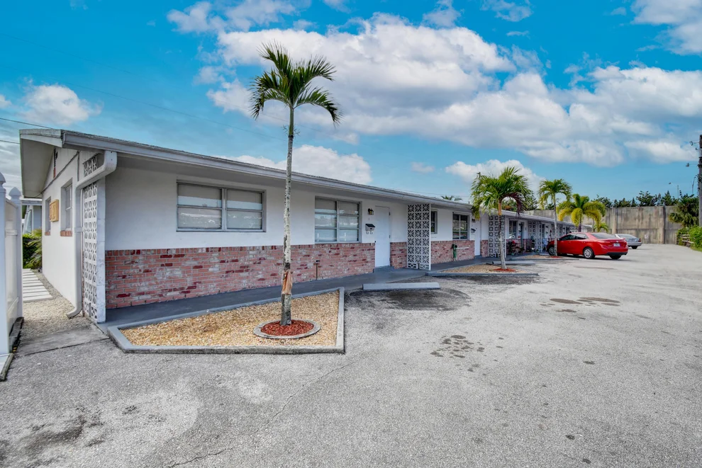 Unit for sale at 729 Ridge Road, Lantana, FL 33462